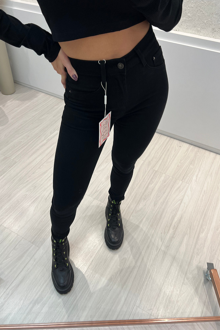 Calça Jeans Skinny Mirella