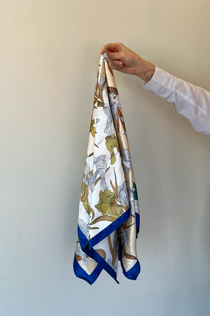 Lenço Acetinado Raissa