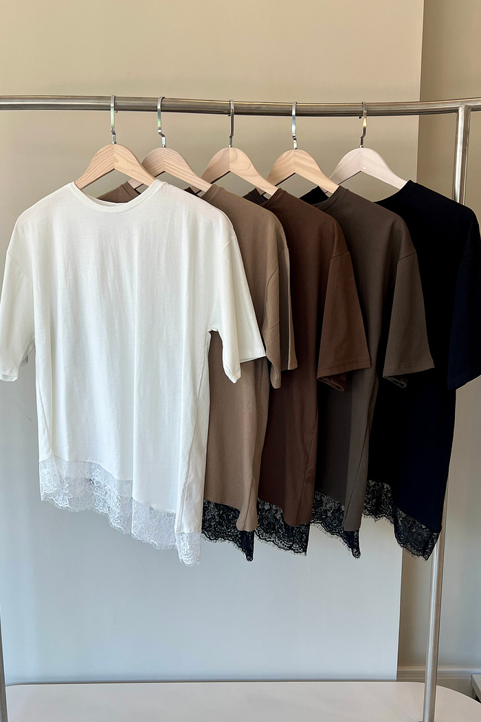 T-Shirt com Renda Kefera