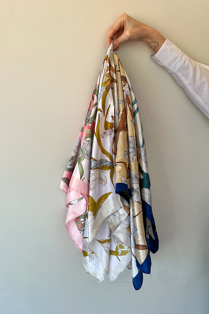 Lenço Acetinado Raissa