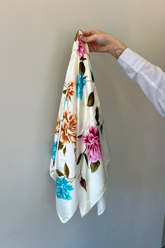 Lenço Acetinado Flower