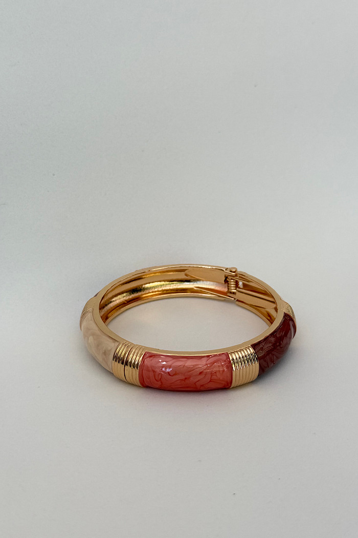 Bracelete dourado resinado tricolor