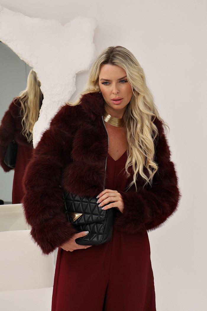 Casaco de pelo curto vinho