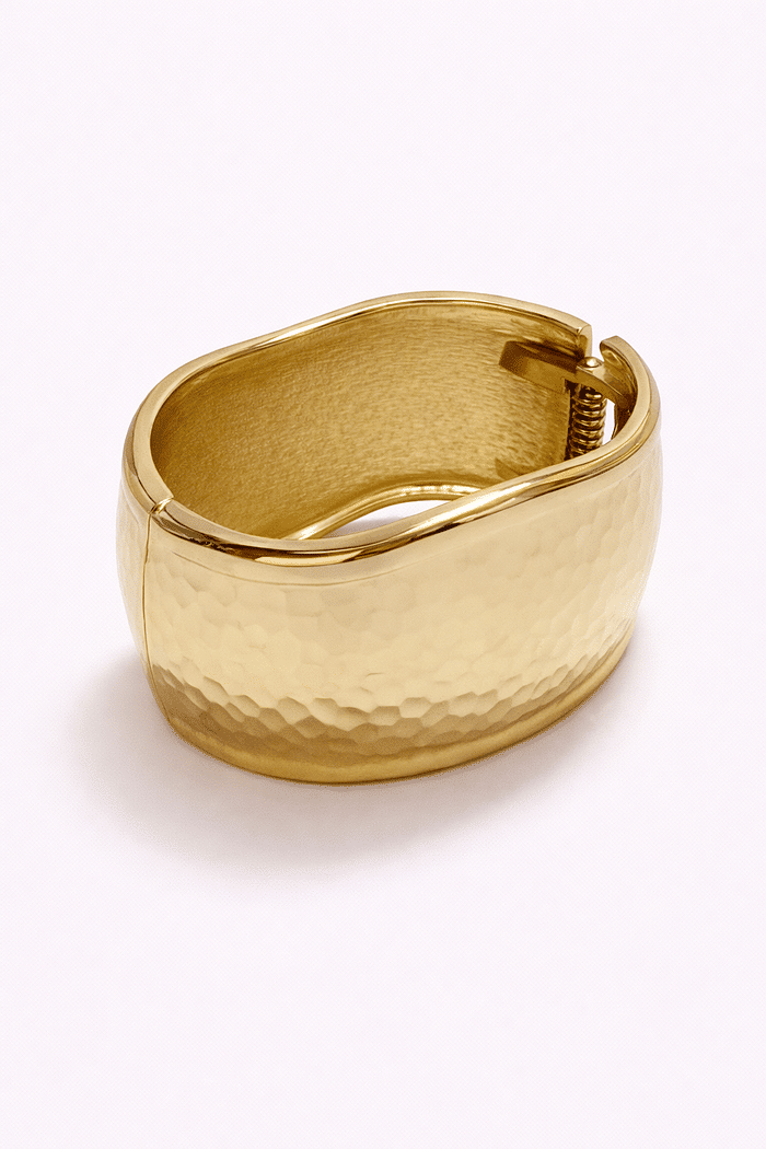 Bracelete dourado martelado maxi