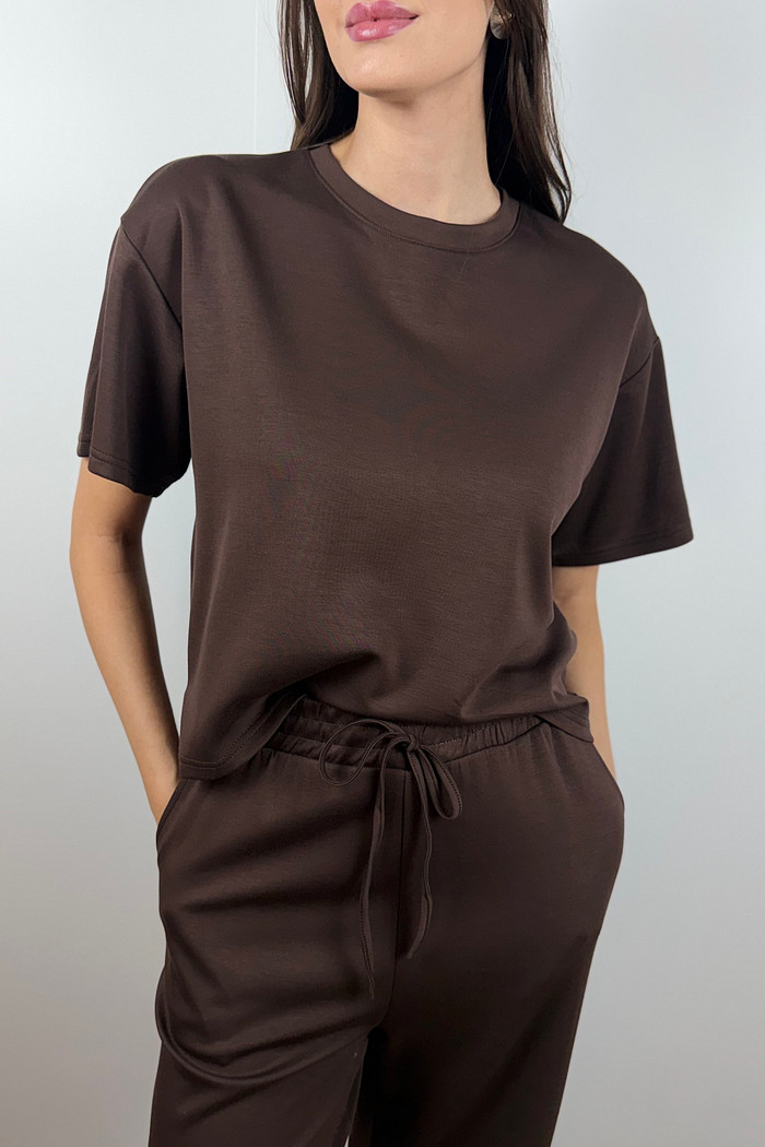 Conjunto blusa e calça viscose encorpada marrom
