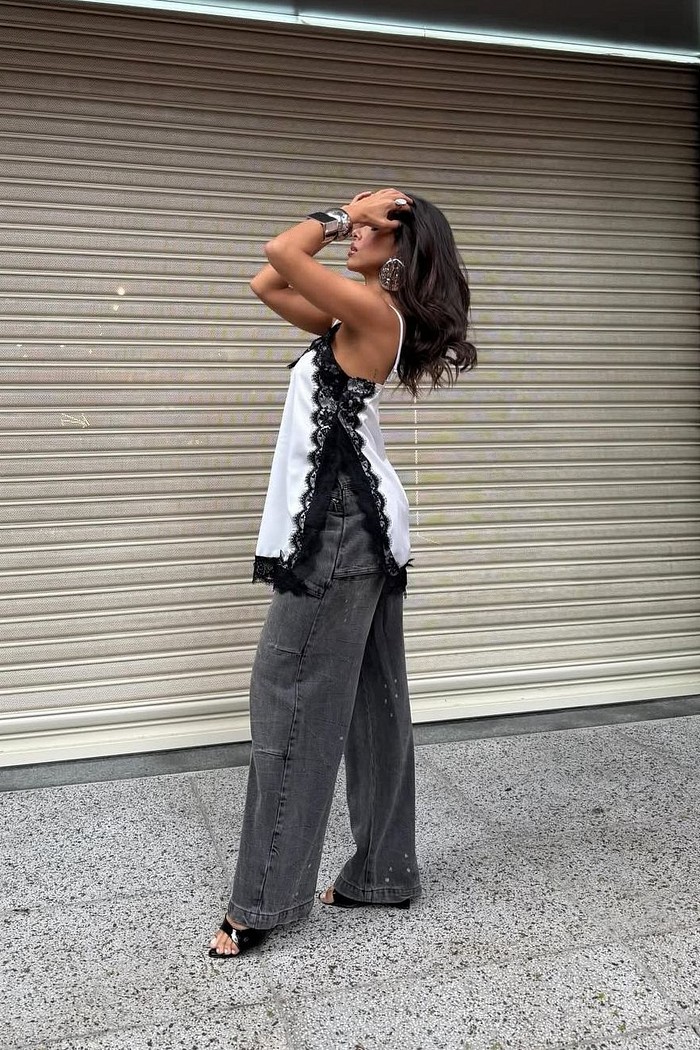 Regata cetim com detalhe em renda branco