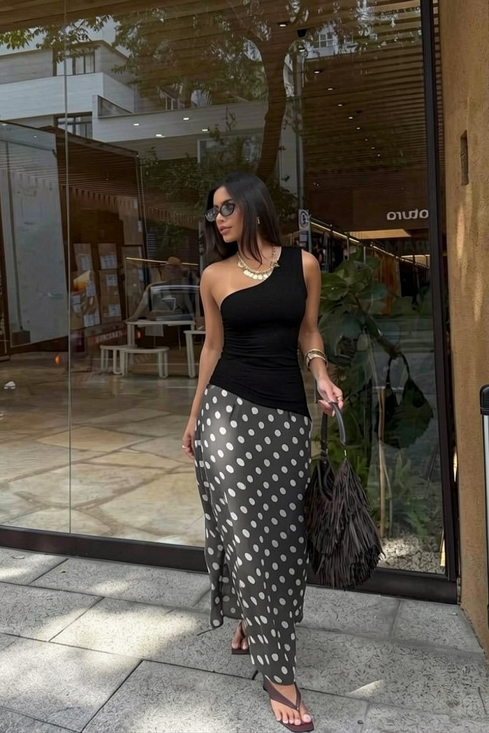 Blusa de um ombro só em poliamida preta