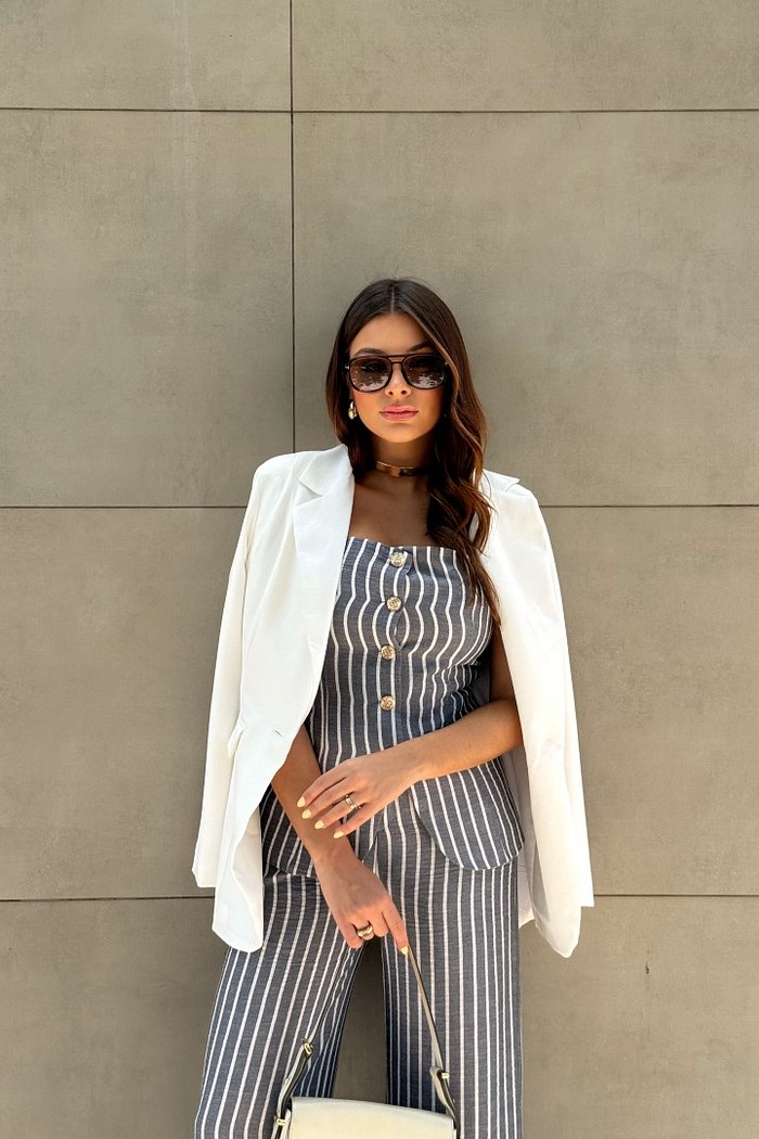 Conjunto listrado tomara que caia e calça cinza