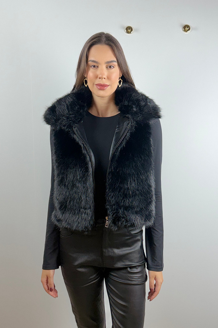 Colete de pelo com bolsos preto