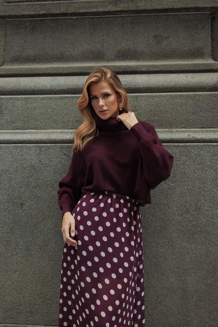 Blusa de tricot com gola uva