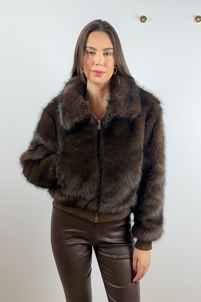 Casaco de pelo com bolsos marrom