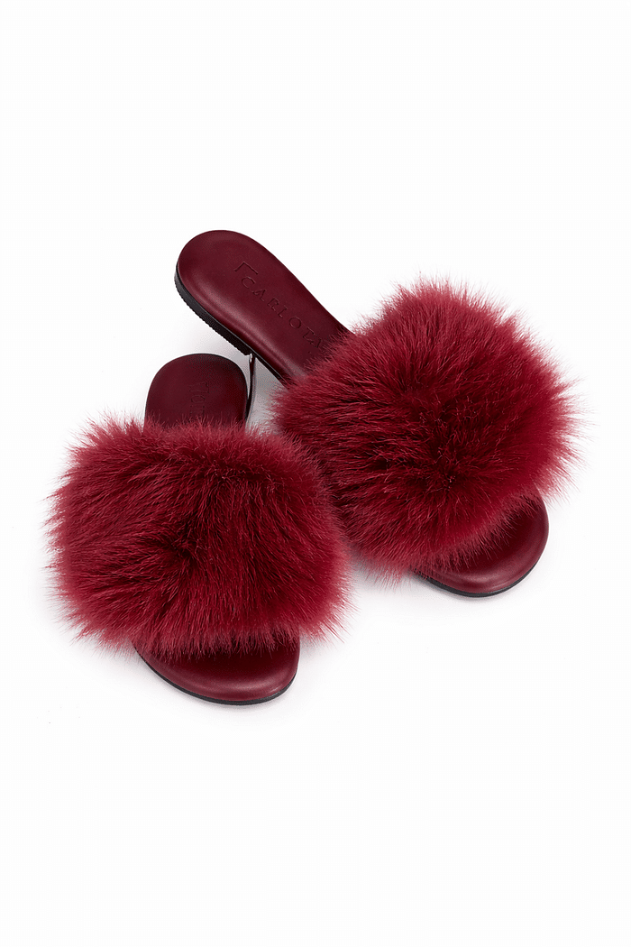 Flat com pelo marsala