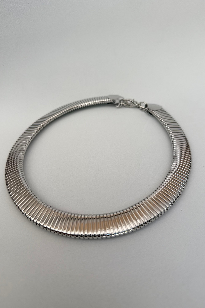 Colar coker tubular dourado