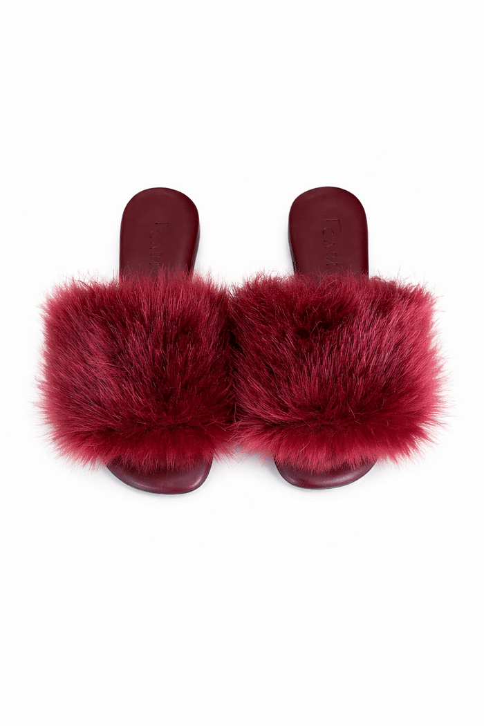 Flat com pelo marsala