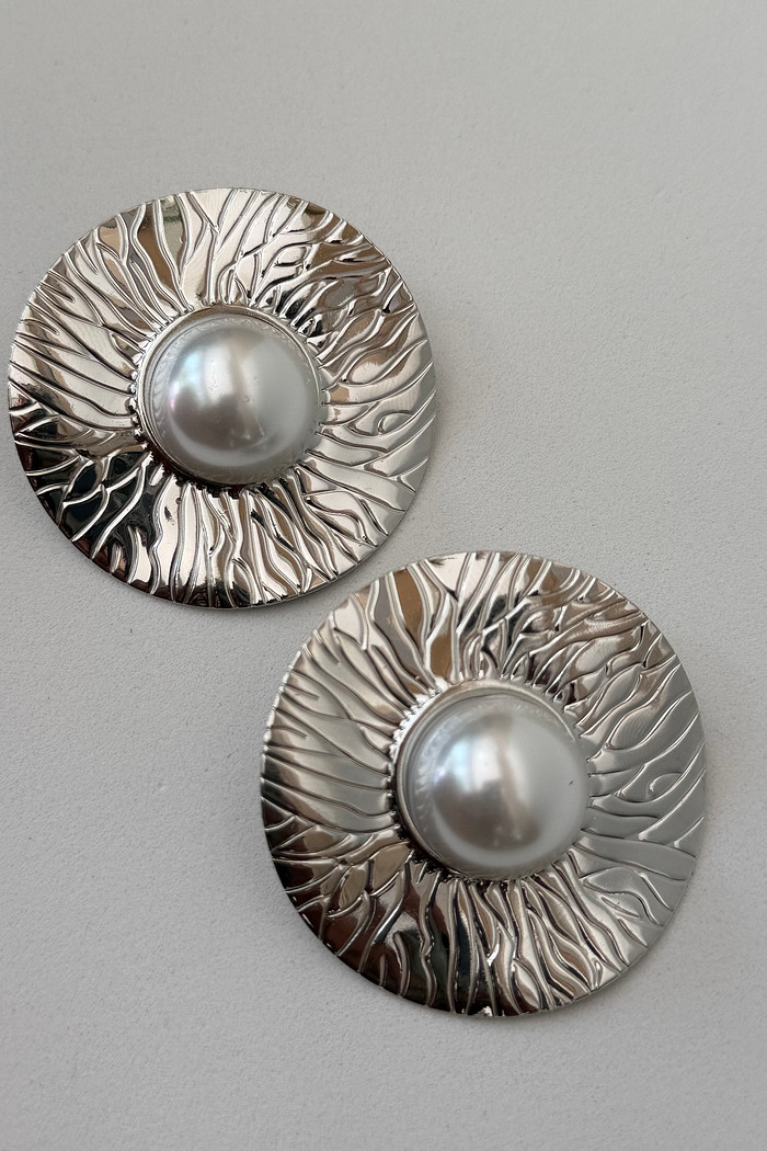 Brinco maxi disco com pérola