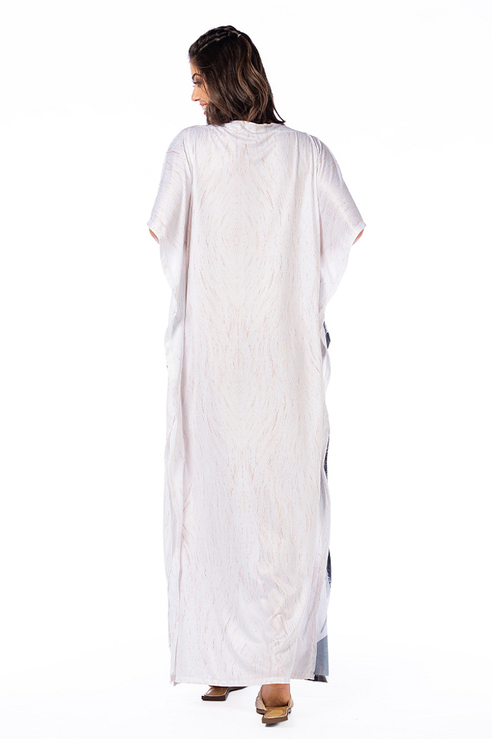 Vestido Feminino Kaftan Hibisco Estampado Tucano Gigante com Bolinhas Douradas e Fundo Texturizado Bege