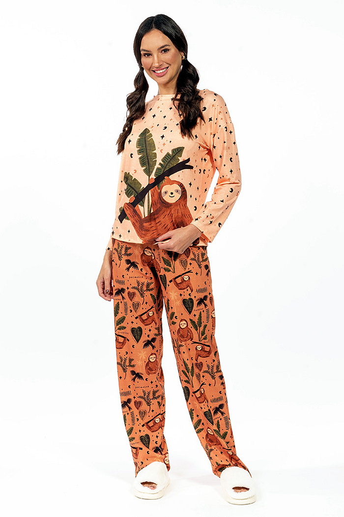 Conjunto Pijama Longo Adulto Preguiça Tucano Fundo Marrom