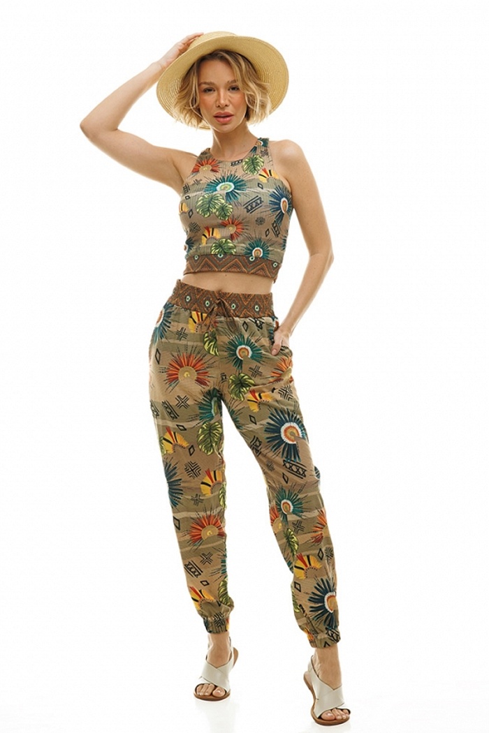 Calça Jogger com Bolso Cocar e Folhas