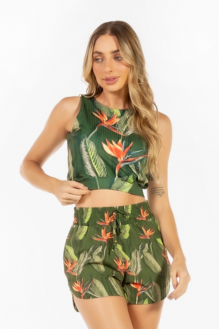 Short Atena Resort Estrelícias Fundo Verde Linho