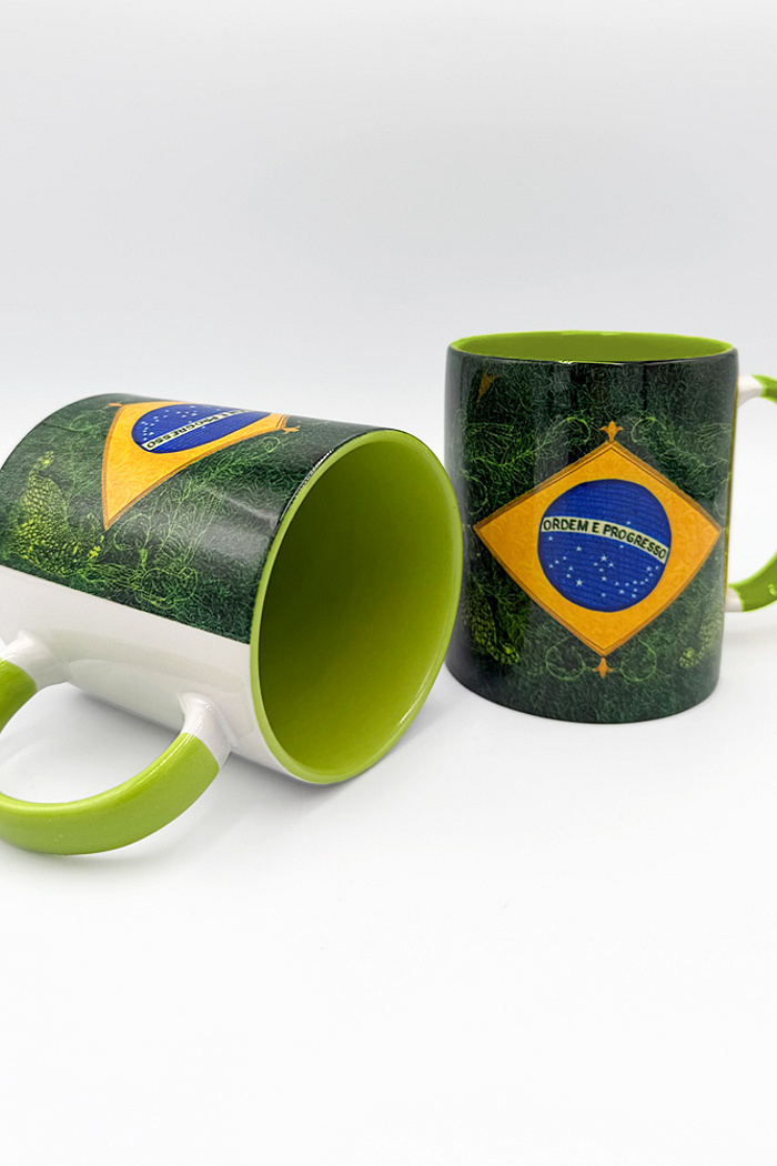 Caneca Bandeira Brasil Bordado Verde