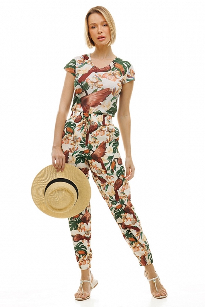 Calça Jogger com Bolso Tucano Marrom Flores e Fundo Off