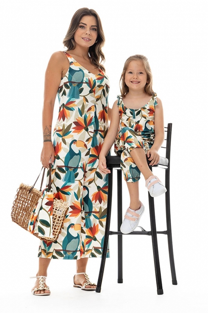 Macacão Infantil Com Bolso Tucano Flores Color Fundo Texturizado