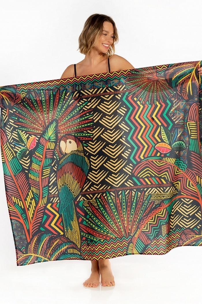 Canga Retangular Araras Etnicos Fundo Preto