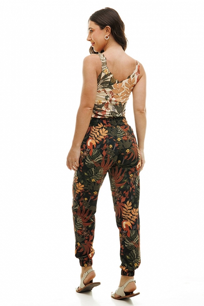 Calça Jogger com Bolso Tucano e Folhas Geométricas Fundo Preto