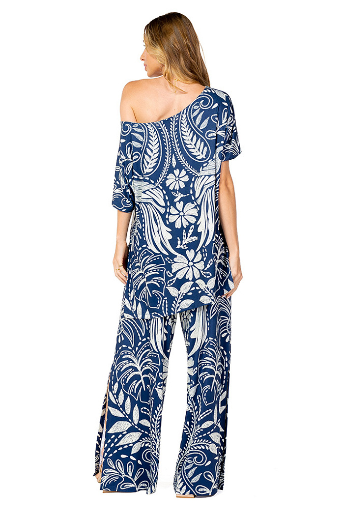 Calça com Fenda Araras Bordado Off