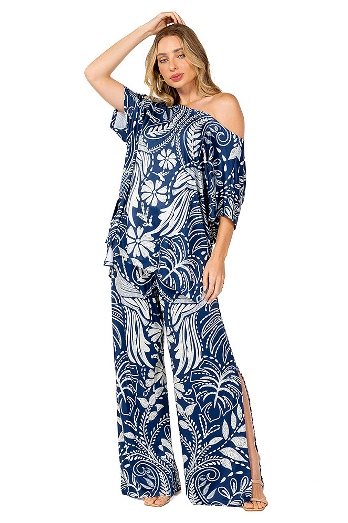 Calça com Fenda Araras Bordado Off