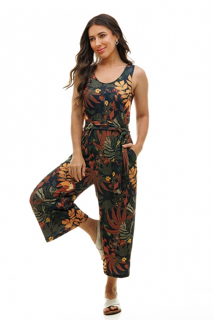 Macacão Bambú Tucano e Folhas Geométricas