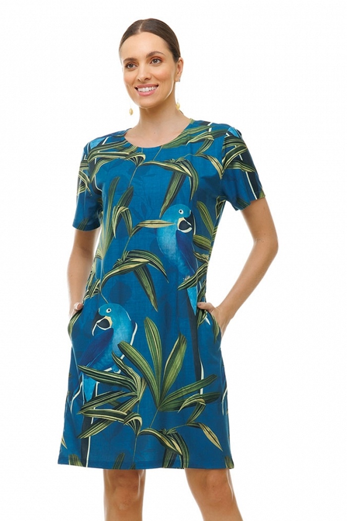 Vestido Floresta Arara Azul e Folhagens Verde