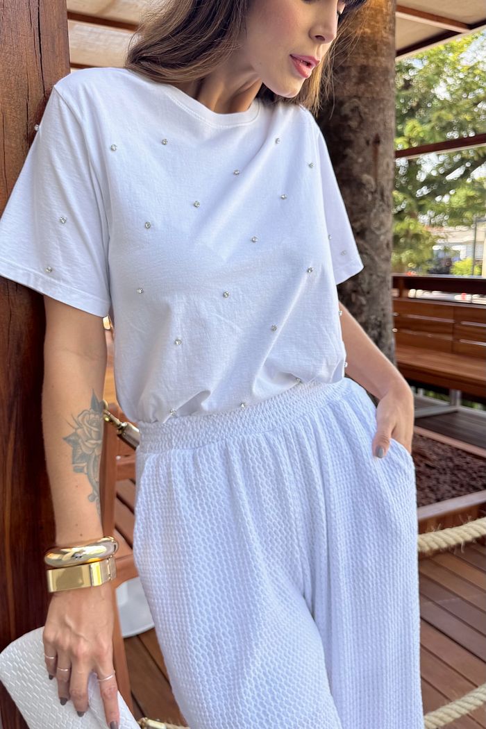 T-SHIRT ESTONADA PONTOS DE LUZ BRANCA