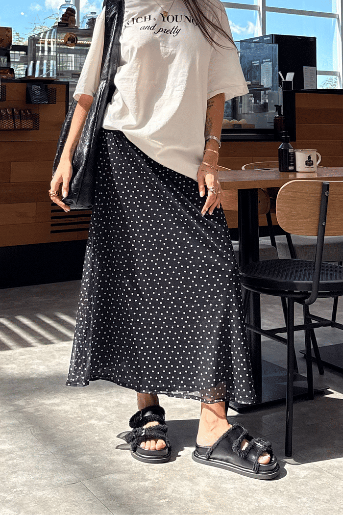 PRÉ-VENDA SAIA MIDI TULE CHLOE POÁ PRETO