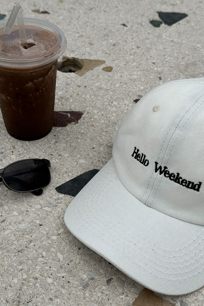 BONÉ HELLO WEEKEND OFF WHITE