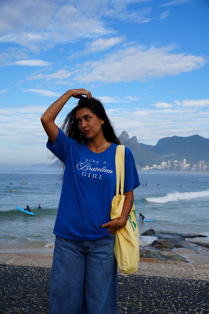 T-SHIRT ESTONADA BRAZILIAN GIRL AZUL OCEAN MARMORIZADA