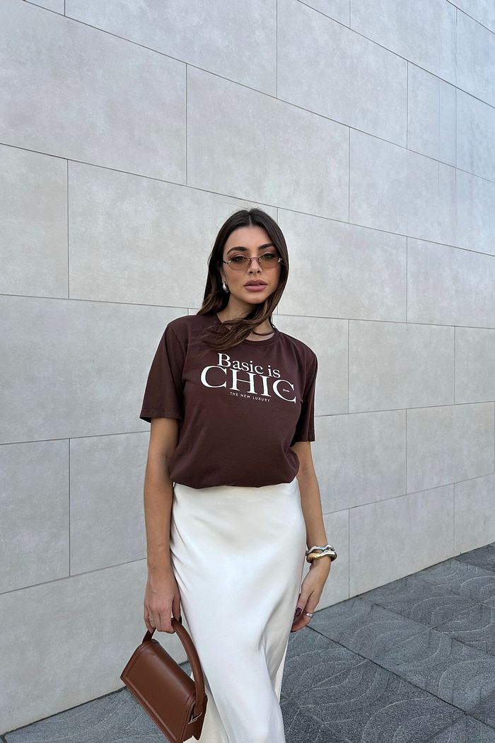 T-SHIRT ESTONADA BASIC CHIC MARROM CHOCOLATE