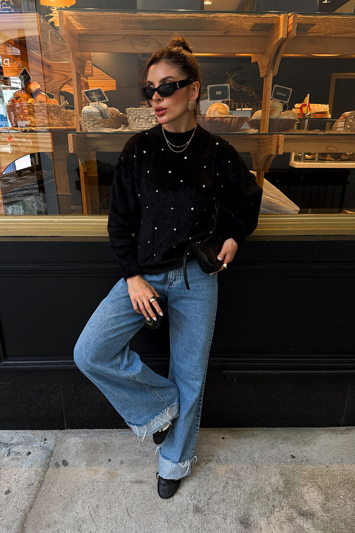 TRICOT COM PEDRARIAS KYLIE PRETO