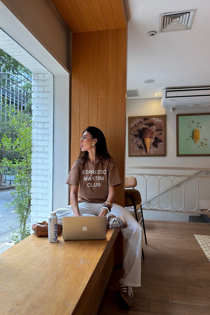 T-SHIRT ESTONADA ESPRESSO MARTINI MARROM