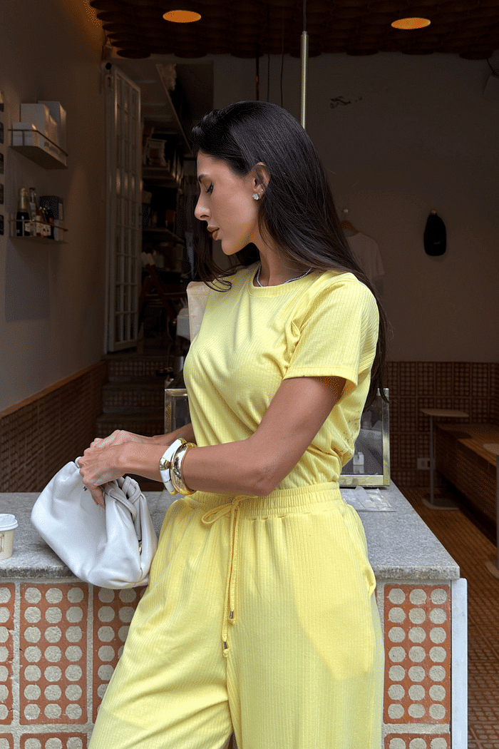 BLUSA CANELADA AMANDA AMARELO MANTEIGA