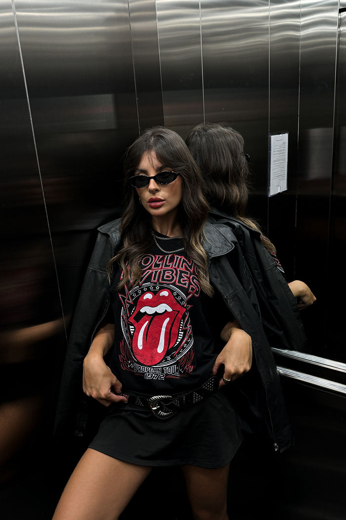 T-SHIRT ESTONADA ROLLING VIBES PRETA