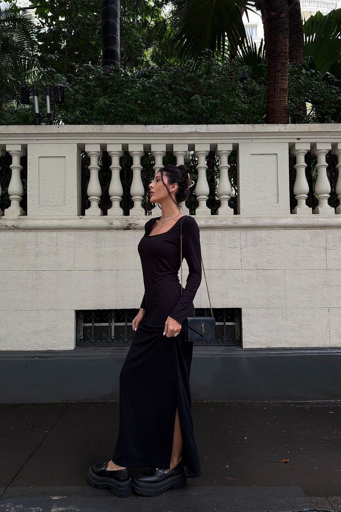 VESTIDO LONGO COM FENDA ALLURE PRETO