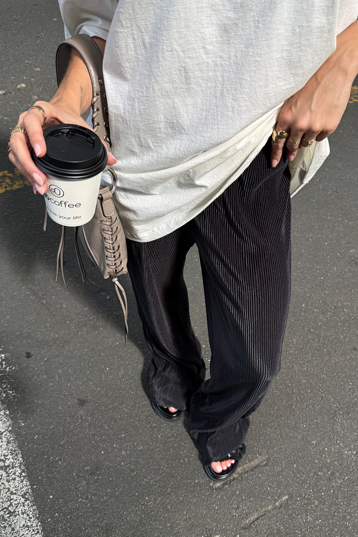 CALÇA PANTALONA PLISSADA CLAIRE PRETA