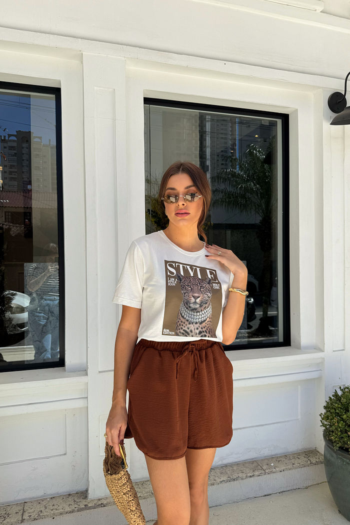 T-SHIRT ESTONADA ONÇA STYLE ICON ESTAMPA MARROM OFF WHITE