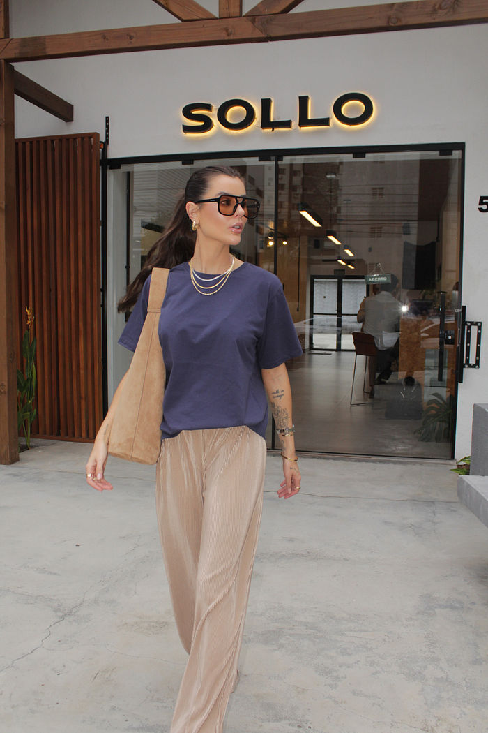 T-SHIRT ESTONADA LISA AZUL MARINHO