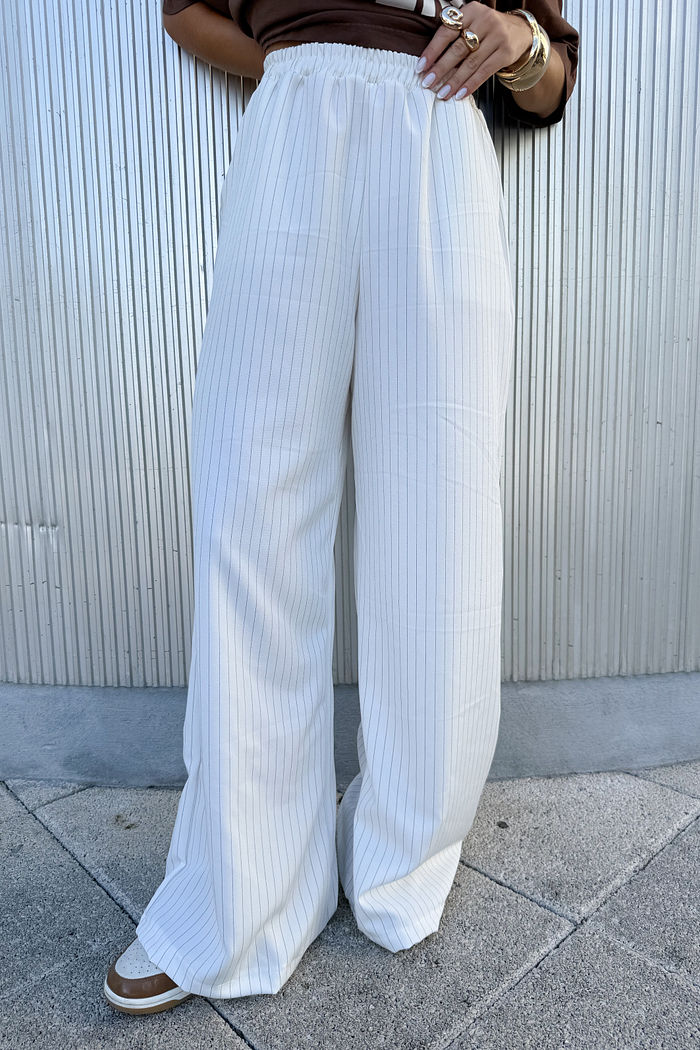 CALÇA PANTALONA RISCA DE GIZ LIA OFF WHITE