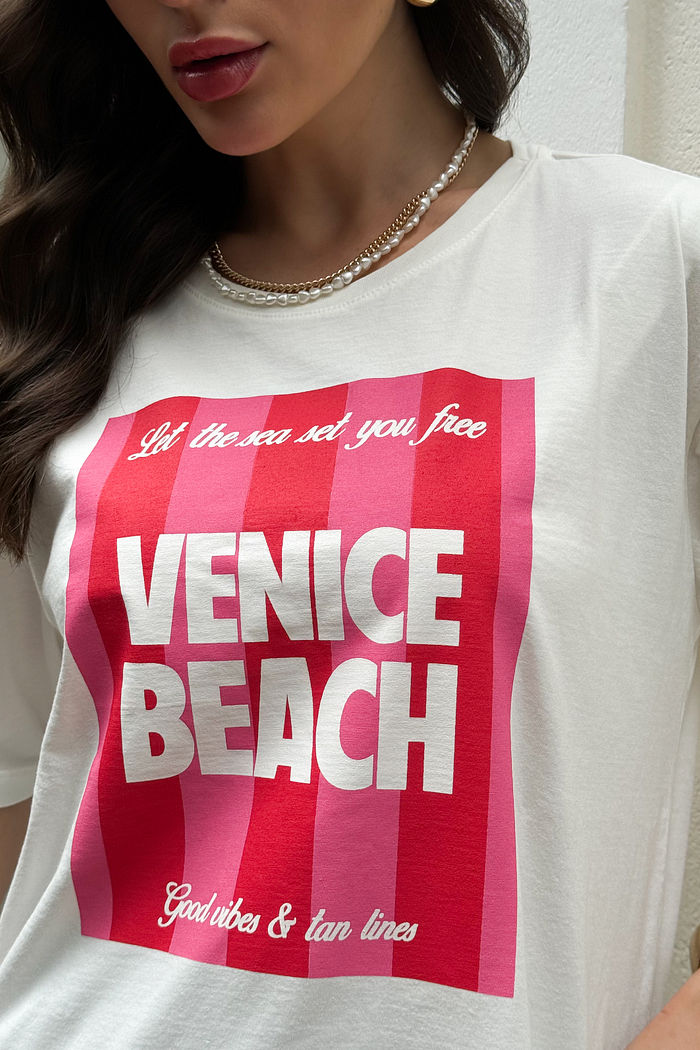 T-SHIRT ESTONADA VENICE BEACH ESTAMPA ROSA OFF WHITE
