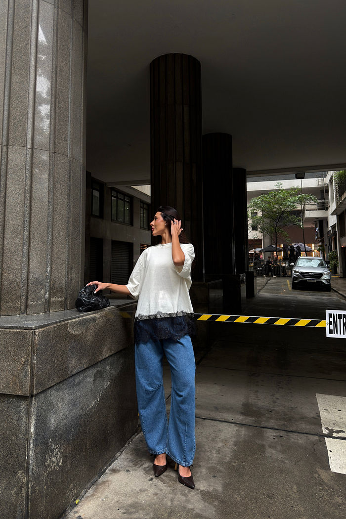 T-SHIRT OVERSIZED COM BARRA DE RENDA OFF WHITE