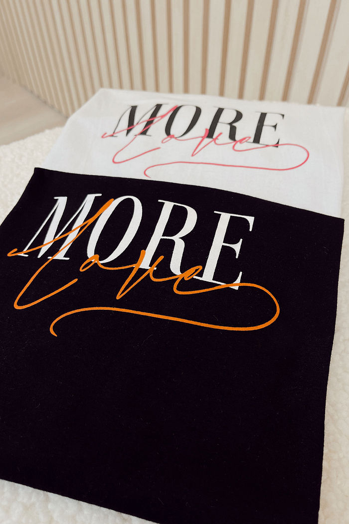 T-SHIRT MORE LOVE PRETO
