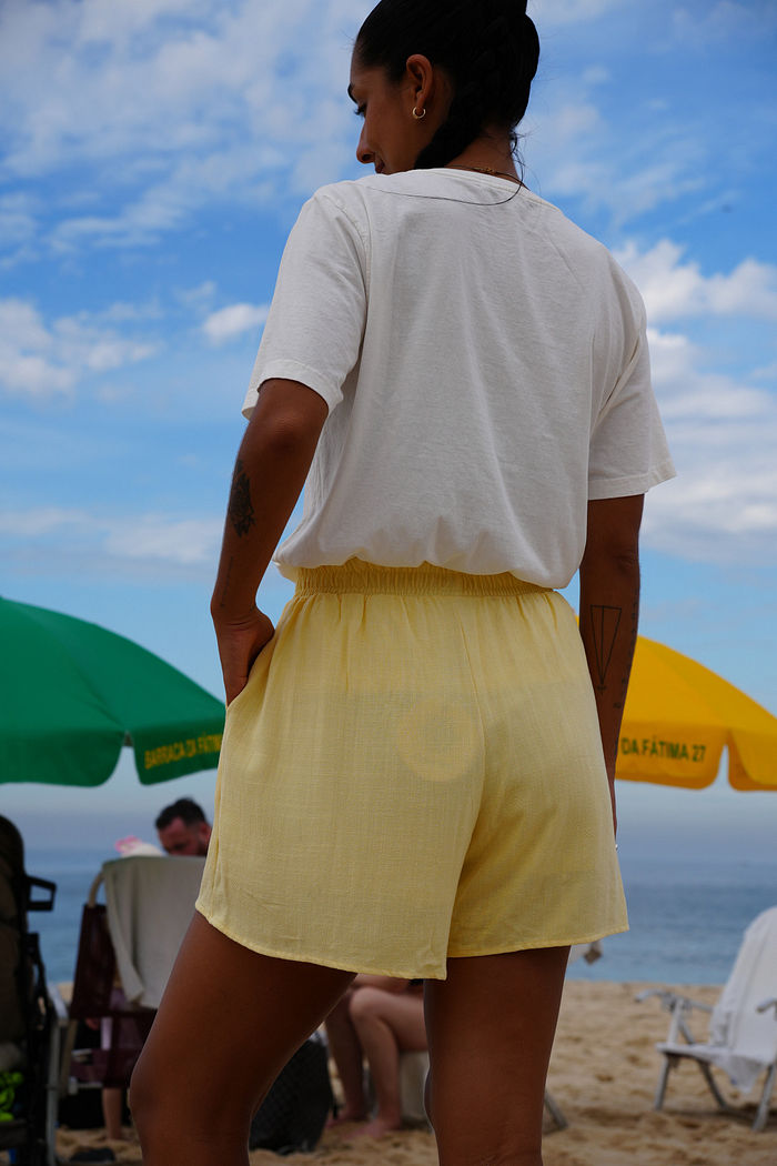 SHORTS ANA AMARELO MANTEIGA